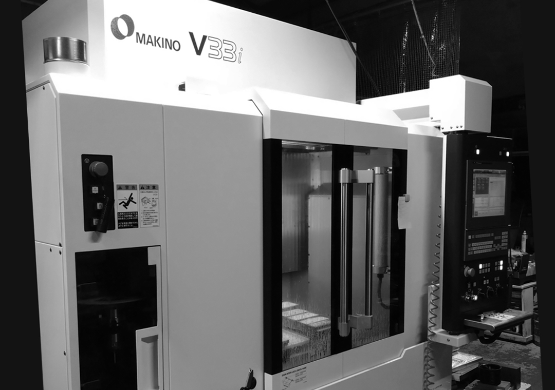 マシニングセンター MAKINO V33